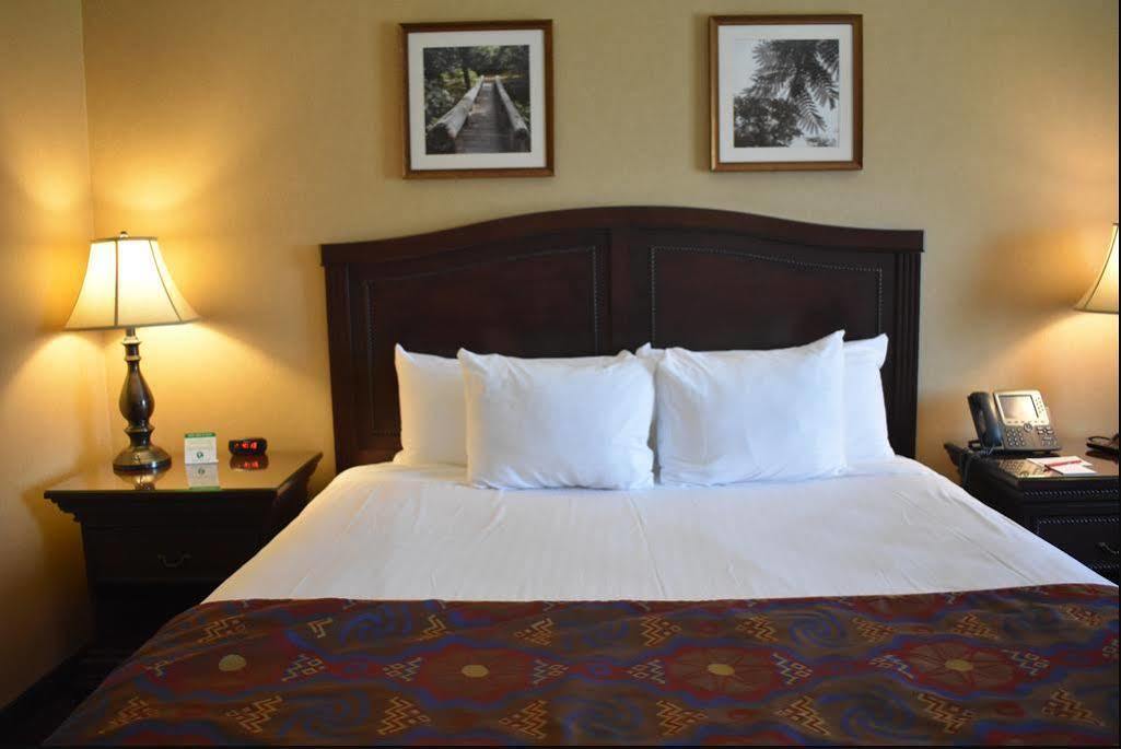 Cherokee Casino West Siloam Springs Resort Kültér fotó